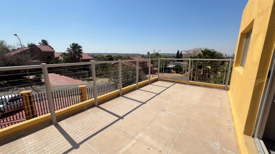 6 Bedroom Property for Sale in Universitas Ridge Free State